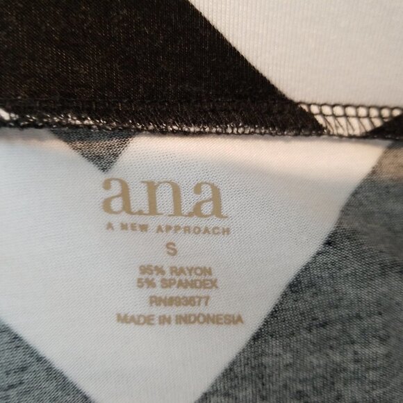 A.N.A Black & White Chevron long Maxi Skirt Small - Picture 4 of 4